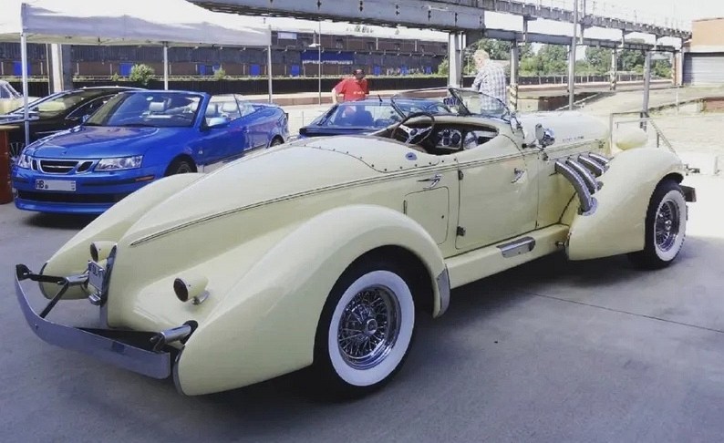 Click to Enlarge-Esc to Close myimgs/ArtDecoCars1910-36/1936 Auburn Boattail Speedster.jpg